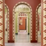 Rakennuksen sisäkuva, arkkitehtuurikuva ja sommittelun hallintaa, arkkitehtuurivalokuvauskurssi Kuressaaressa – Tuomas Uusheimo