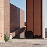 Arkkitehtuurikuva ulkona ja sommittelun hallintaa, arkkitehtuurivalokuvauskurssi Kuressaaressa – Tuomas Uusheimo