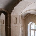 Sisätilan muotokieli ja arkkitehtoninen sommittelu, arkkitehtuurivalokuvauskurssi Kuressaaressa – Tuomas Uusheimo