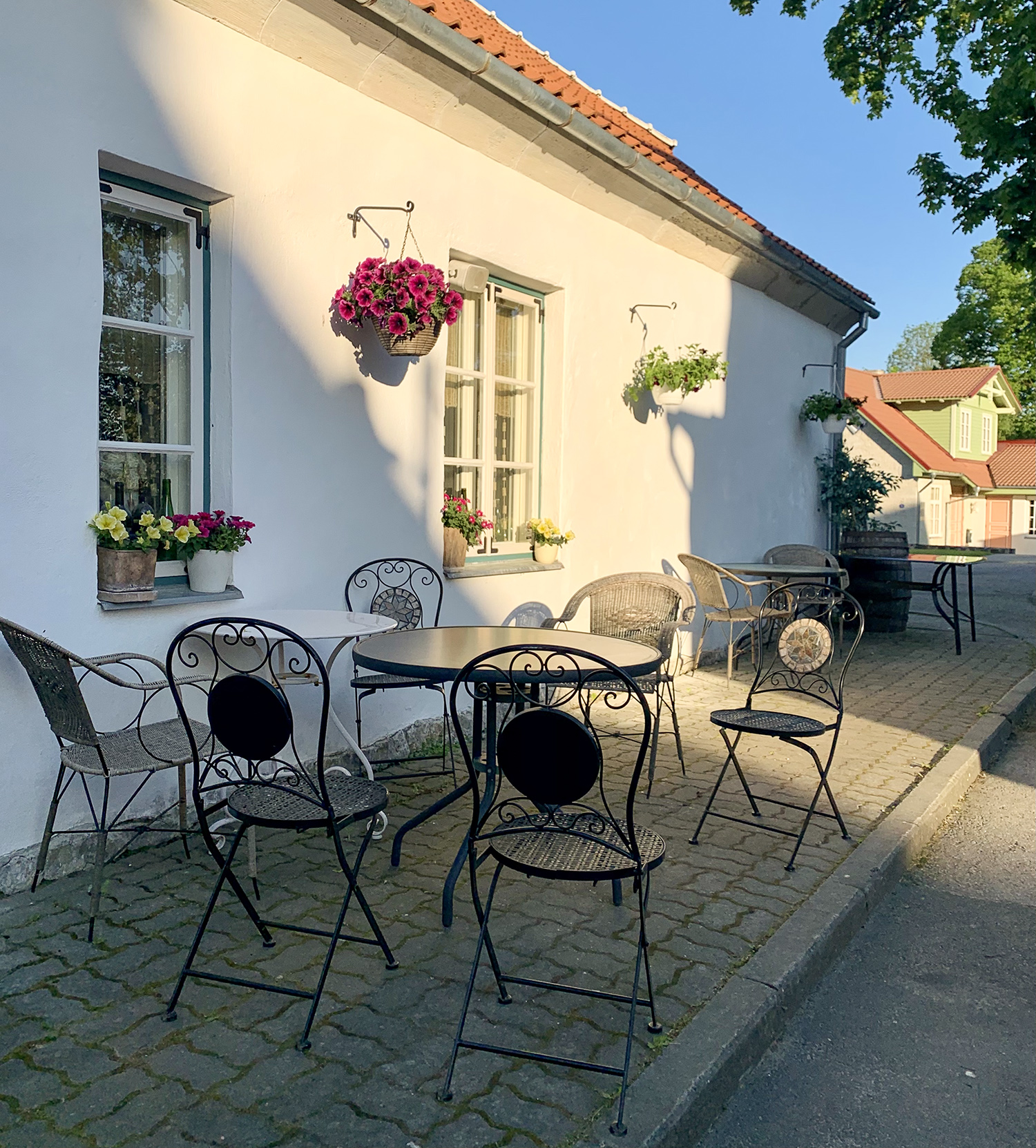Kuressaare Historical Streets and Alleys: A Picturesque, Historic Environment for Photo Shoots in Joe McNally's July Workshop.