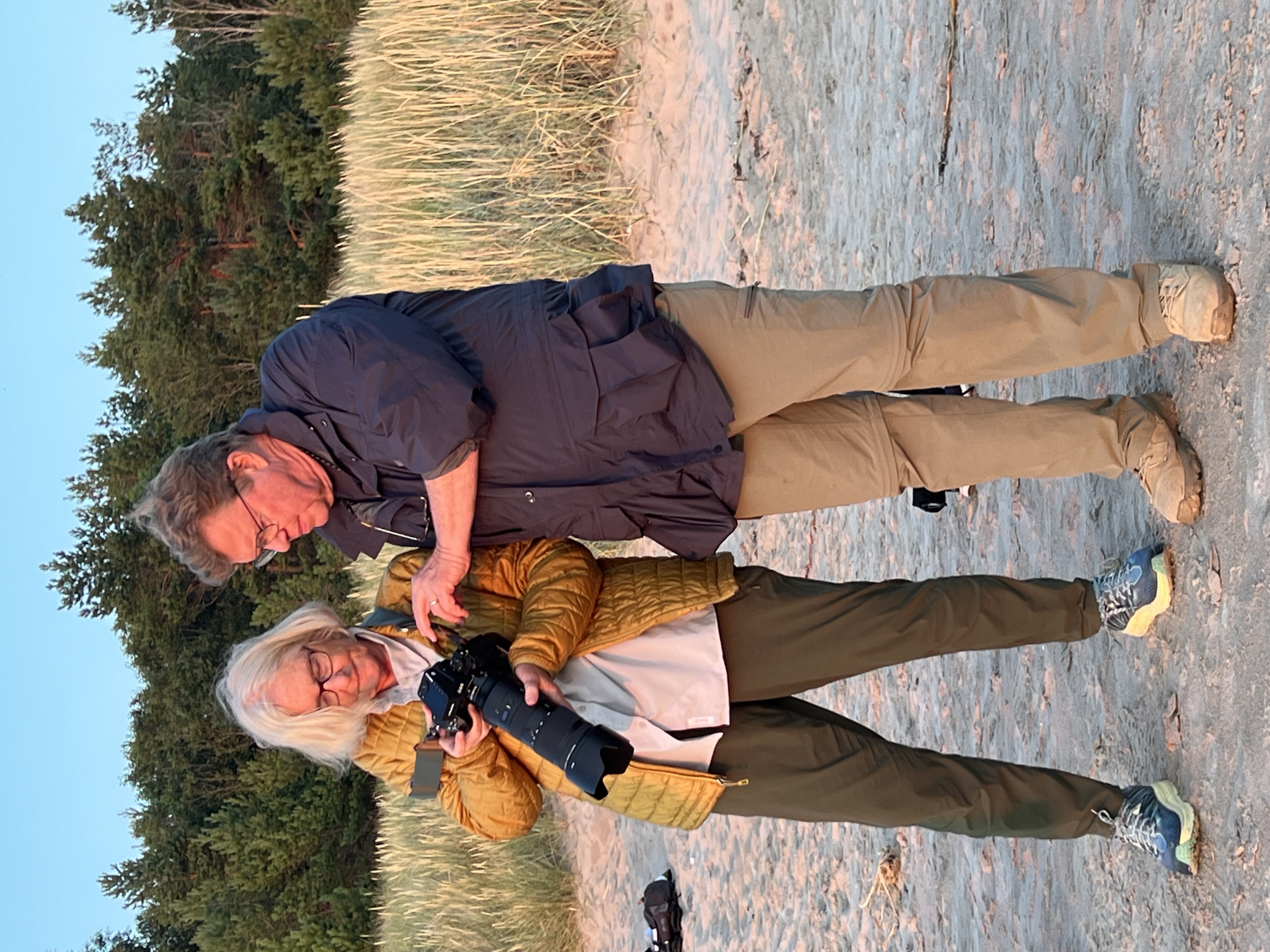 In Joe McNally's portrait photography workshop, participants can expect ample individual teaching time, opportunities for questions, and answers, creating an experience akin to a clinic.