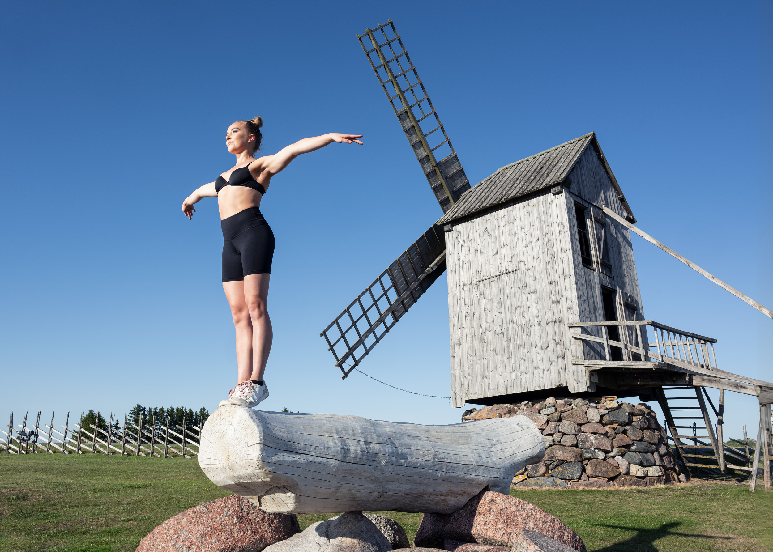 In Joe McNally's portrait photography workshop in Saaremaa, Estonia, we provide a variety of authentic shooting locations. One of these locations is the picturesque Angla Windmill Park, captured in this picture.
