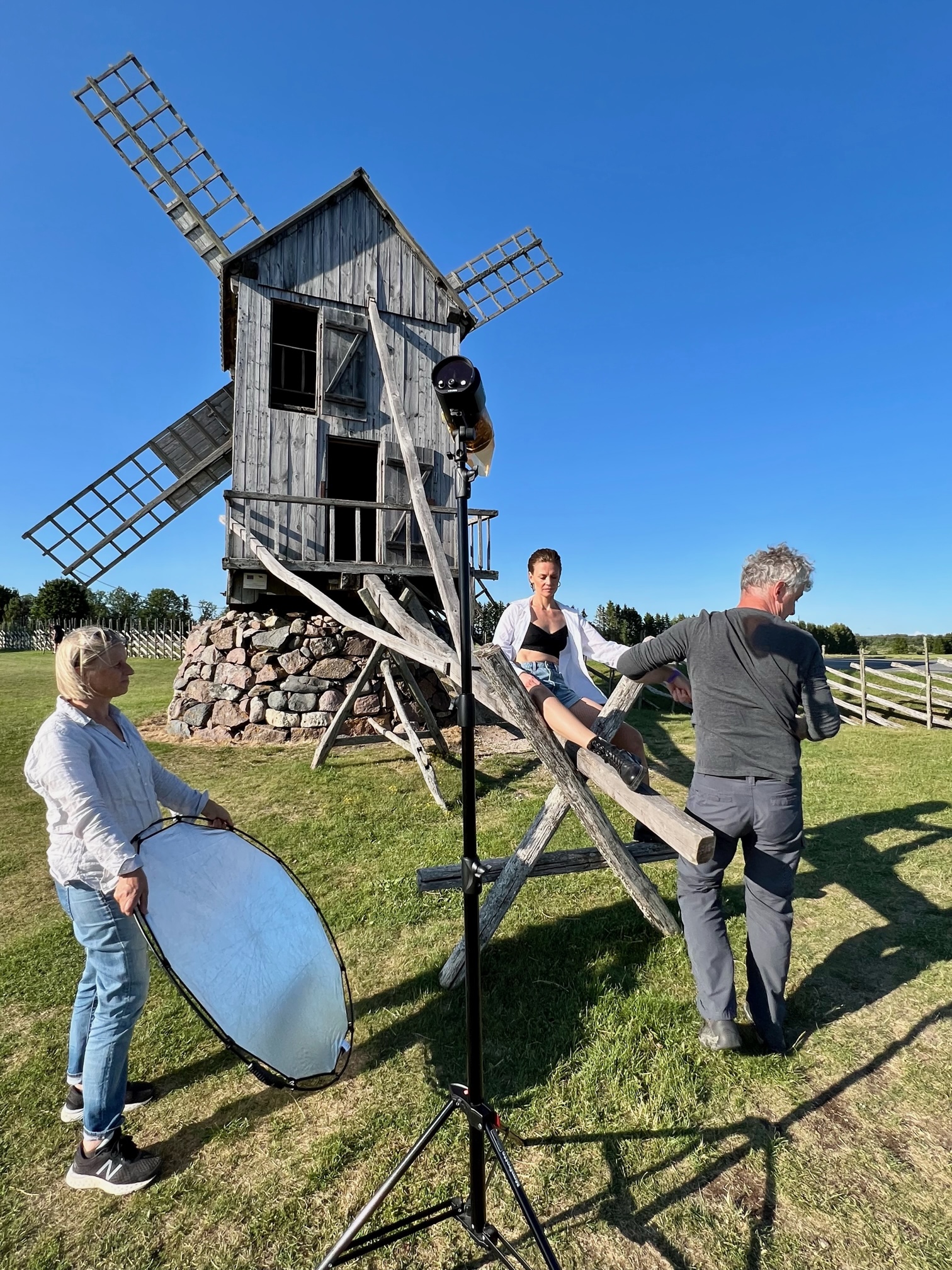 In Joe McNally's portrait photography workshop in Saaremaa, Estonia, we offer a diverse range of authentic shooting locations, including Angla Windmill Park.